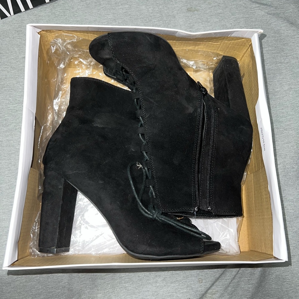 Wild diva lounge black booties size 8, used